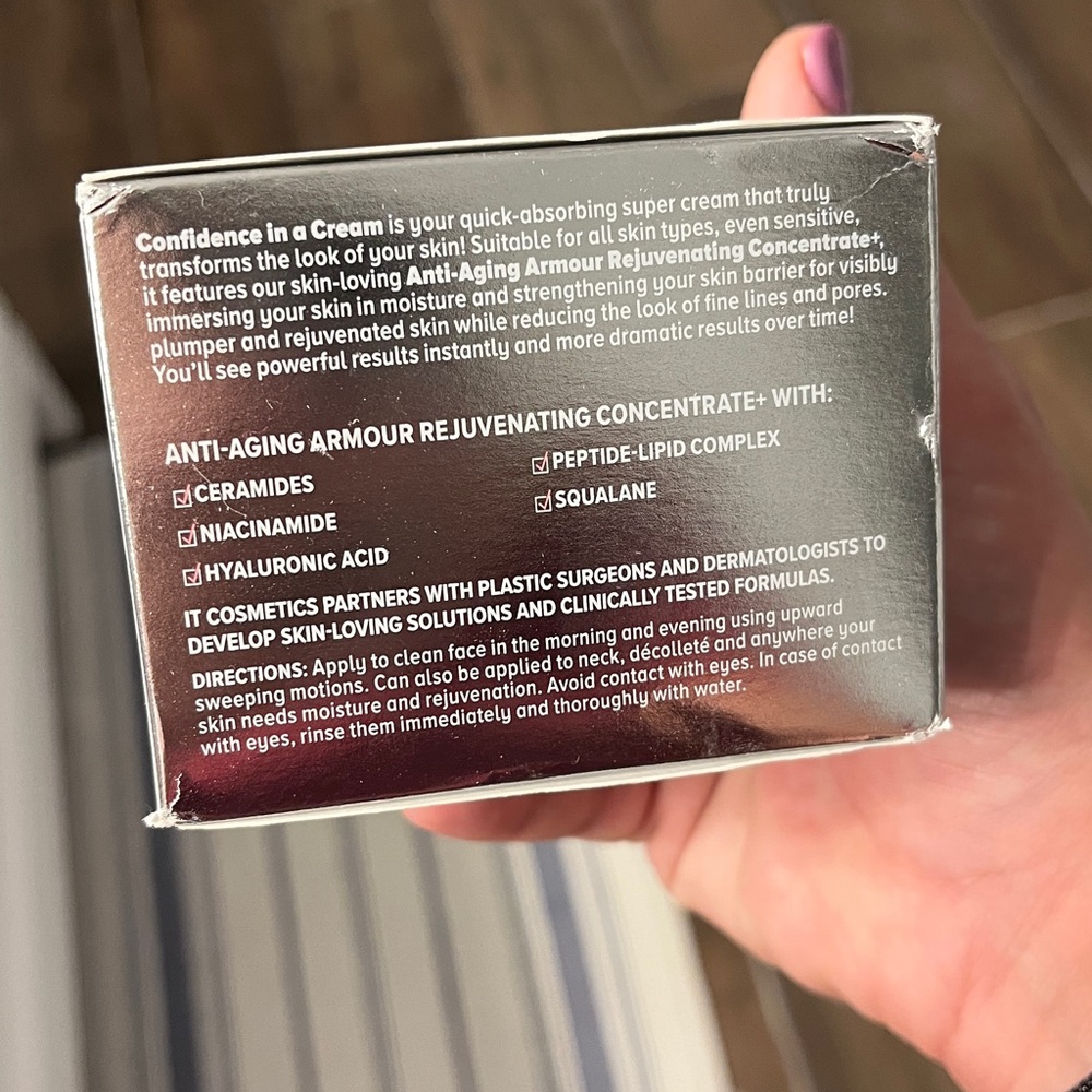 IT cosmetics confidence in a cream - Picture 2 of 4
